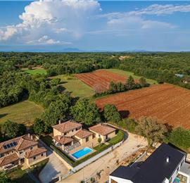 4 bedroom villa bedroom with pool, Svetvinčenat, Istria, sleeps 8